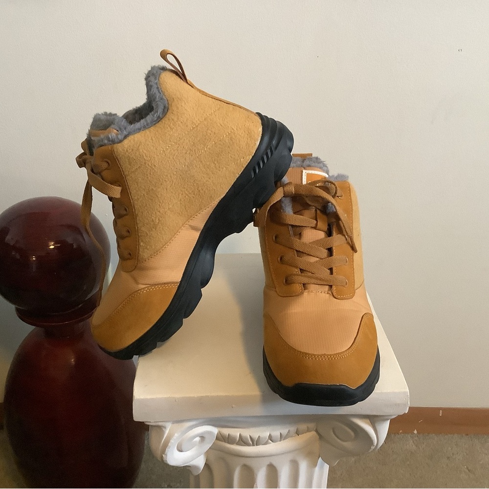 Unisex boots